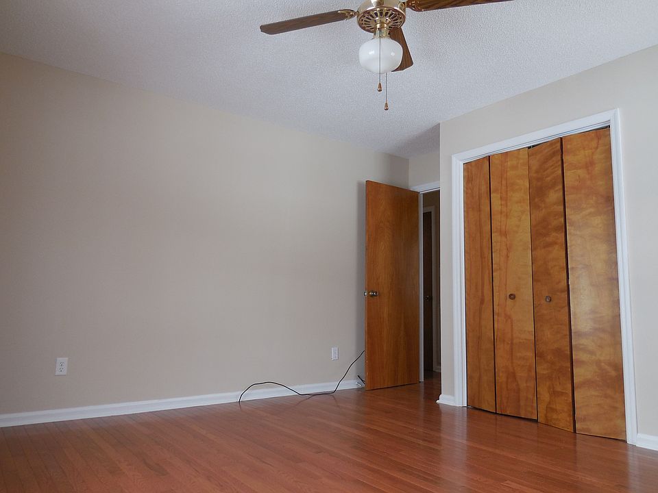 1st image of 241 Highland Hills Dr
