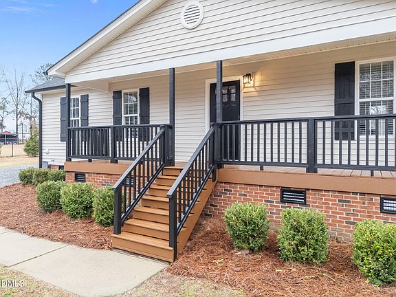 4th image of 909 Mount Pleasant Rd