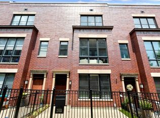 2653 N Hermitage Ave, Chicago, IL 60614