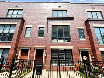 2653 N Hermitage Ave, Chicago, IL, 60614