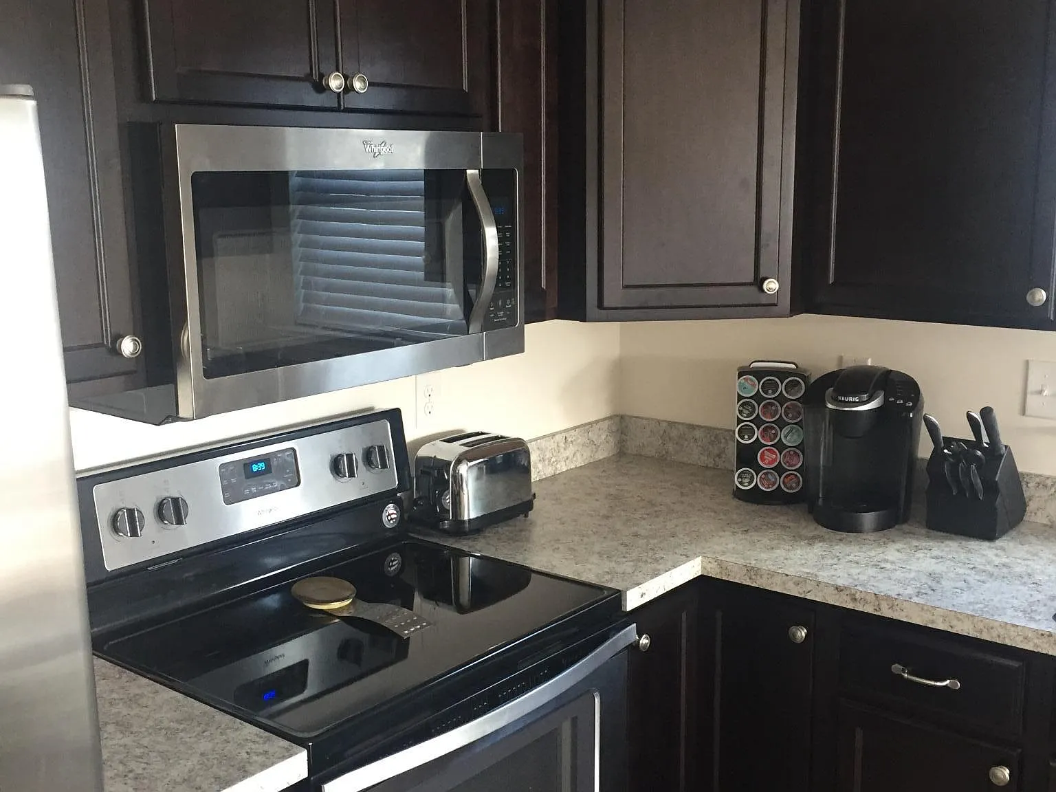 3 bed, 2.5 bath, 2358 sqft, $2,200 — Photo 4