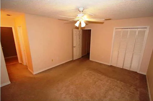 6028 Sussex Dr — Photo 4