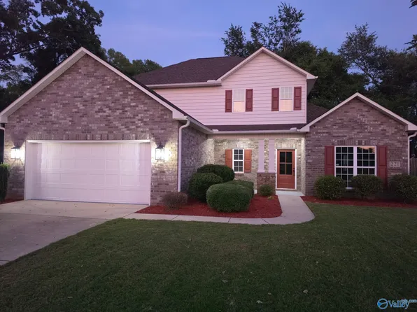 221 Somer Bridge Dr, Huntsville, AL 35811