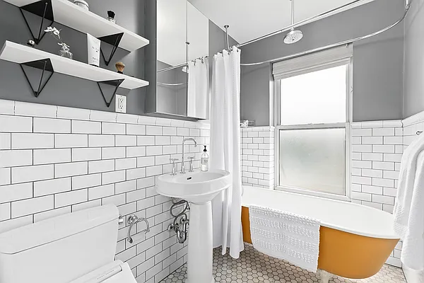 Sold by Compass | media 16