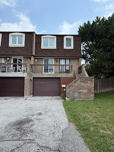 17 Sandhurst Cir #8 Photo 1 17 Sandhurst Cir #8 Photo 1