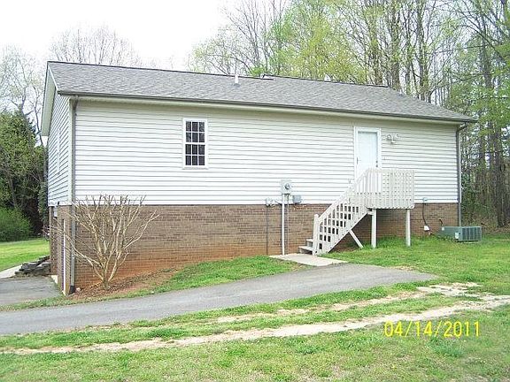 4th image of 145 Meadow Dr