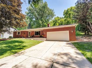 2414 Deer Trl, Green Bay, WI 54302