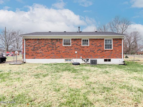 4th image of 7023 Irewick Way