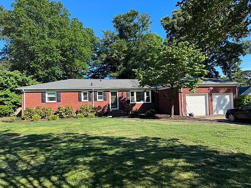 928 General Stuart Dr Photo 1
