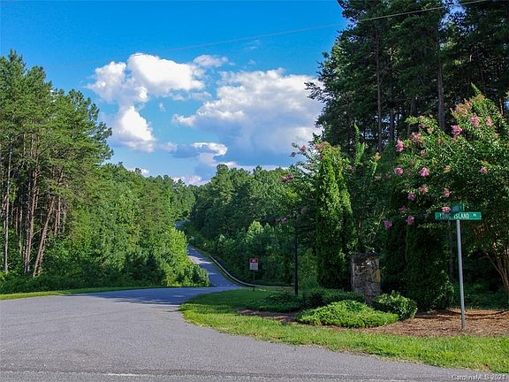 4th image of 1393 Karriker Ln #87