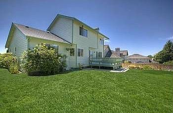 5th image of 1021 N Mountain View Ave