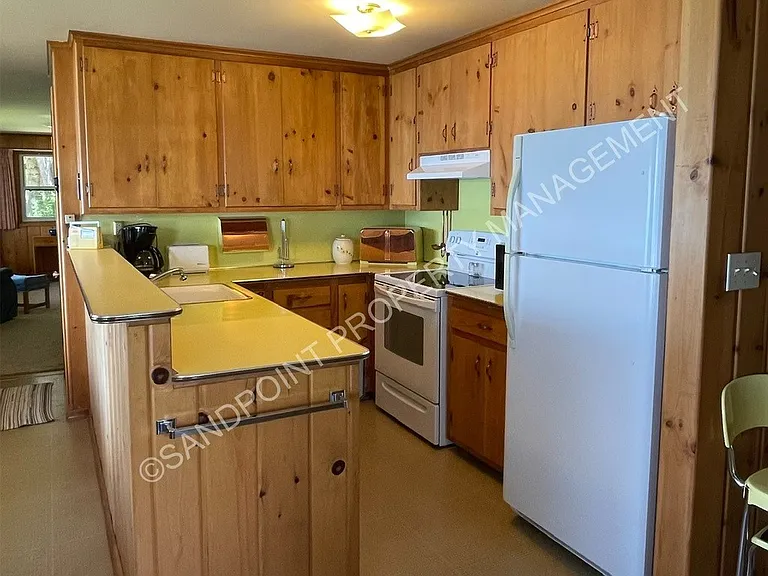 270 Eameshore Dr — Photo 16