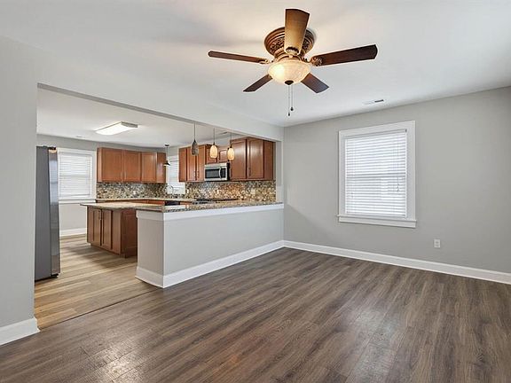 5th image of 2422 Bolivar St