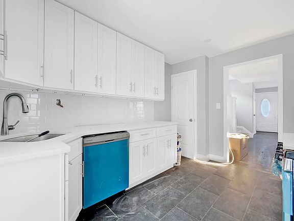 2nd image of 118-40 205th St