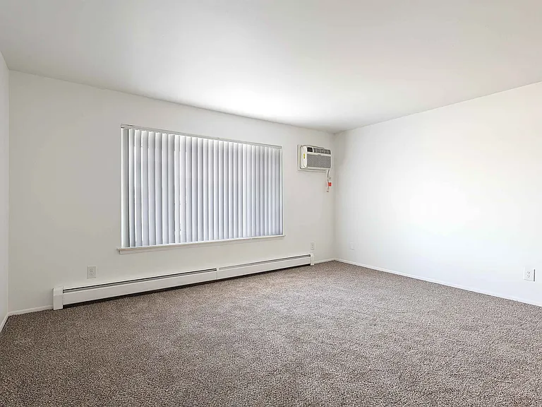 Livonia Apartments — Photo 18