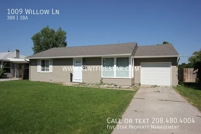 Charming 3 Bedroom Home with Spacious Yard in North Pocatello! — Photo 1