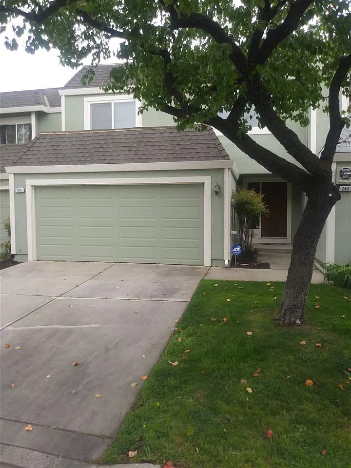 235 Bay Crest Dr photo 1