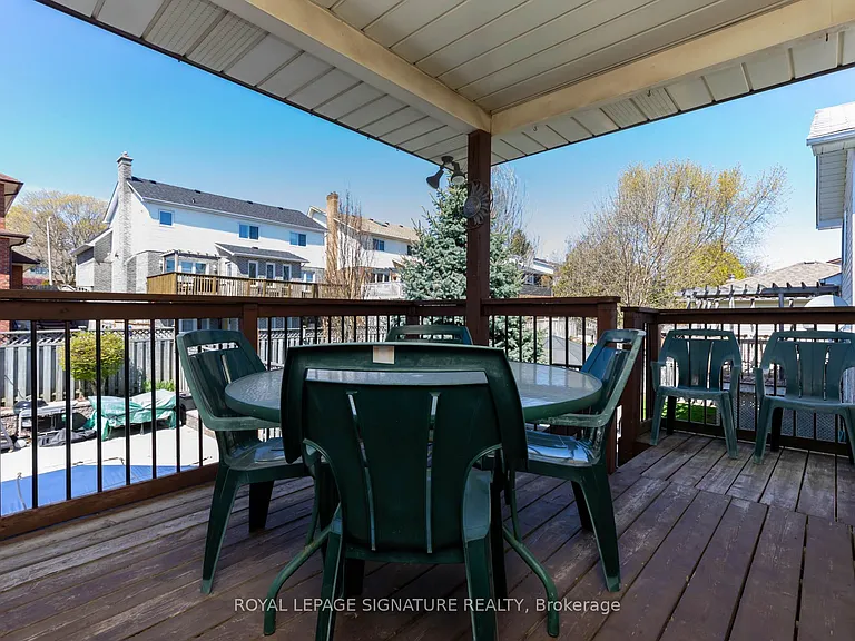 34 Kingswood Dr E — Photo 28