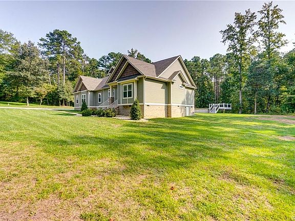 3rd image of 2530 Jordan Woods Dr
