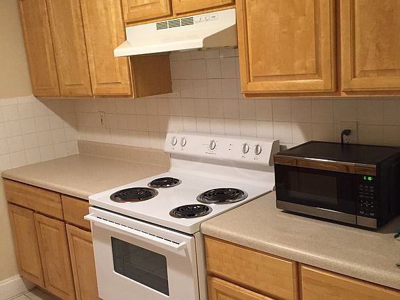4th image of 1855 NE 121st St APT 3