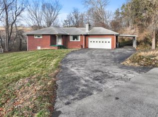 301 Elkhorn Rd, Monaca, PA 15061