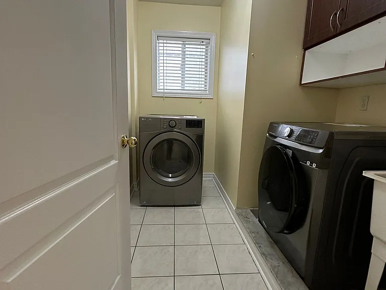 544 Matisse Pl — Photo 11
