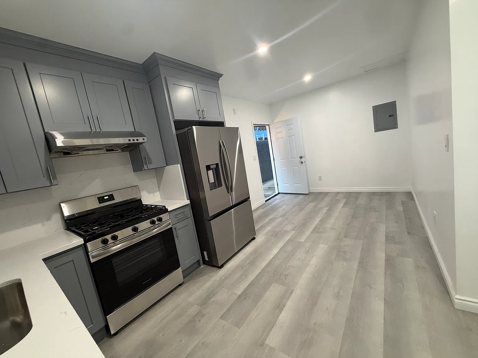 1 bed, 420 sqft, $1,700 — Photo 4