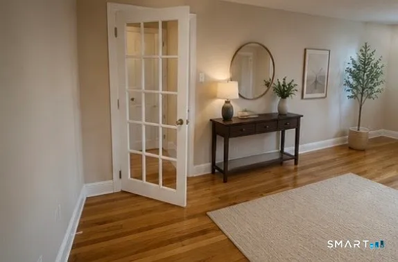 3 bed, 1.5 bath, 1884 sqft, $2,700 — Photo 3