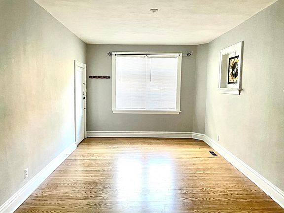2nd image of 6028 Southwest Ave #1