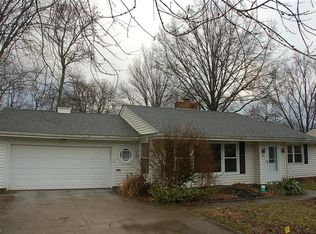23 Edgewood Dr, Grafton, OH 44044