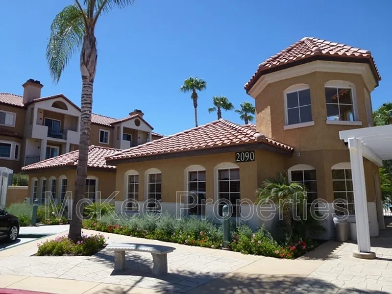 2 bed, 2.0 bath, 1025 sqft, $2,800 — Photo 3