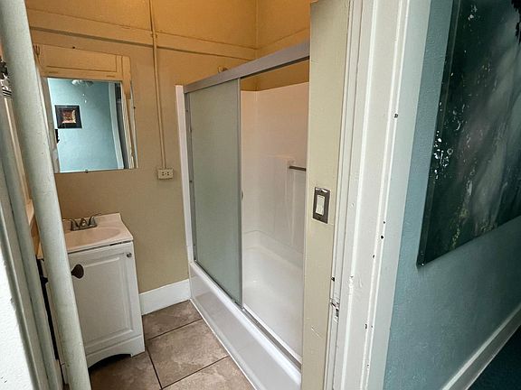 5th image of 510 1/2 W Whittier Blvd #7