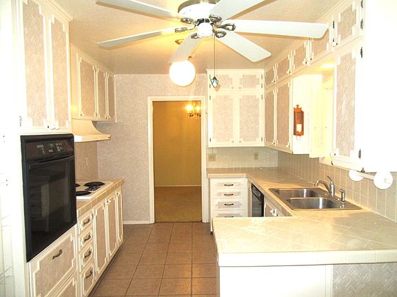 5th image of 2924 E 21st St