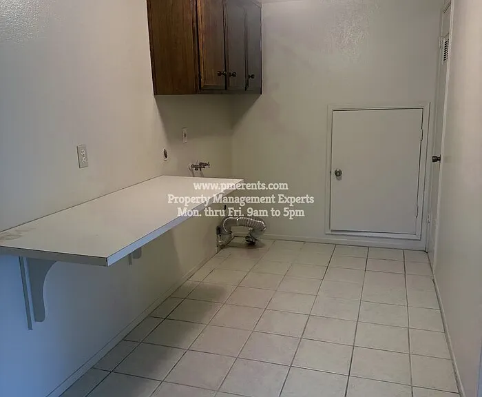 9130 Cornwall Dr — Photo 11