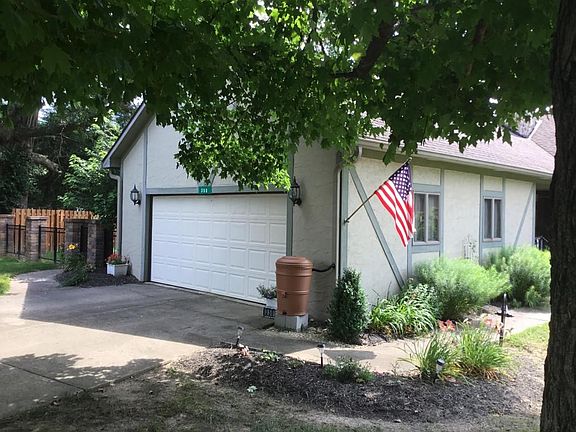 3rd image of 350 Lawnwood Dr