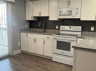 284 Meridian St APT 3, Boston, MA 02128