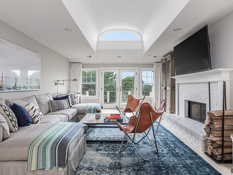 35 Blackwatch Ct — Photo 7