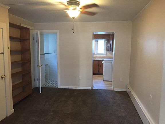 Dining & 1/2 Bath