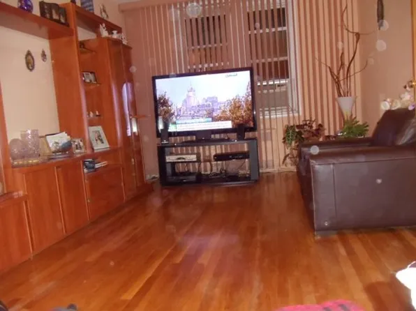 2461 East 29th Street image 1 of 8