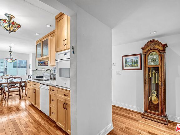 5th image of 910 S Holt Ave APT 305