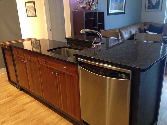 3rd image of 725 N Aberdeen St APT 606