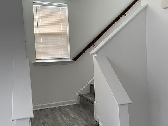 4th image of 11 Landis Ct