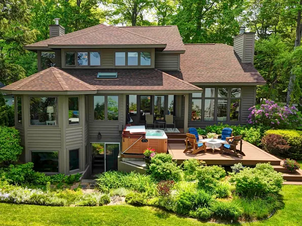 15311 Dunn Dr, Traverse City, MI 49686