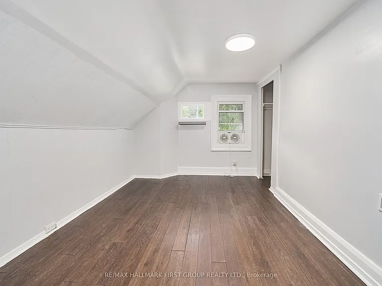 314 Nassau St — Photo 25