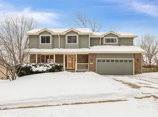 2316 Ridgewood Dr, West Des Moines, IA 50265