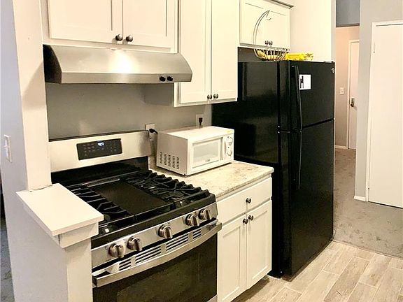 3rd image of 77 Carpenter Ave APT 2C