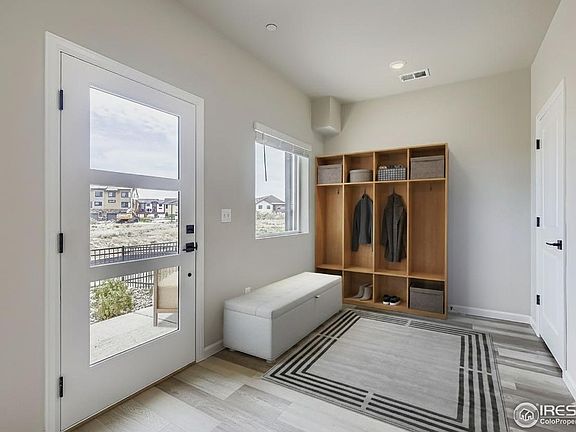 5th image of 945 Abbott Ln #4