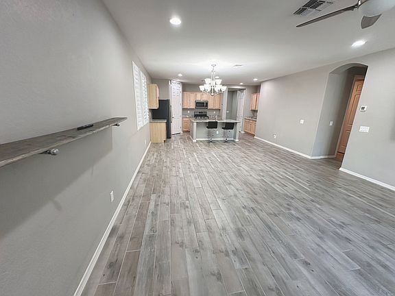 5th image of 3934 E Ebano St