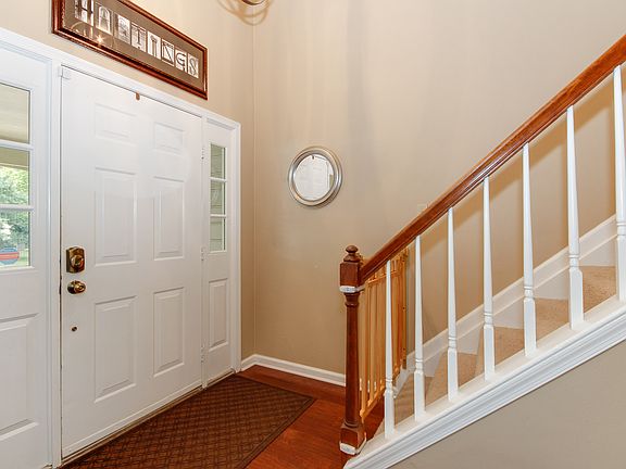 4th image of 442 Honey Locust Way