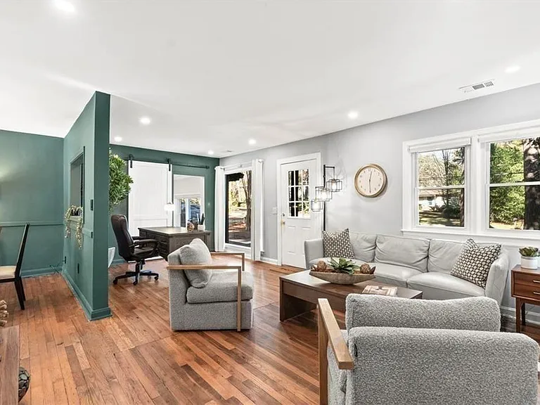 1333 Victor Rd NE — Photo 11